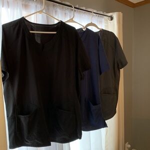 Scrub tops good used condition size 2xl